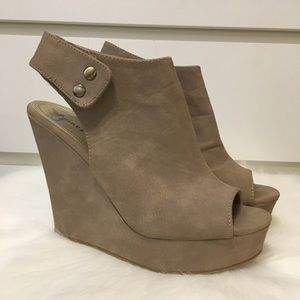 Chinese Laundry Taupe Platform Wedges
